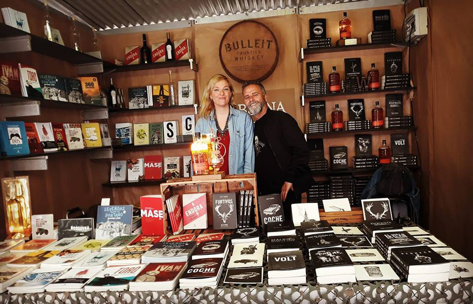 Stand de Bandaàparte y Dirty Works en la Feria del Libro de Córdoba