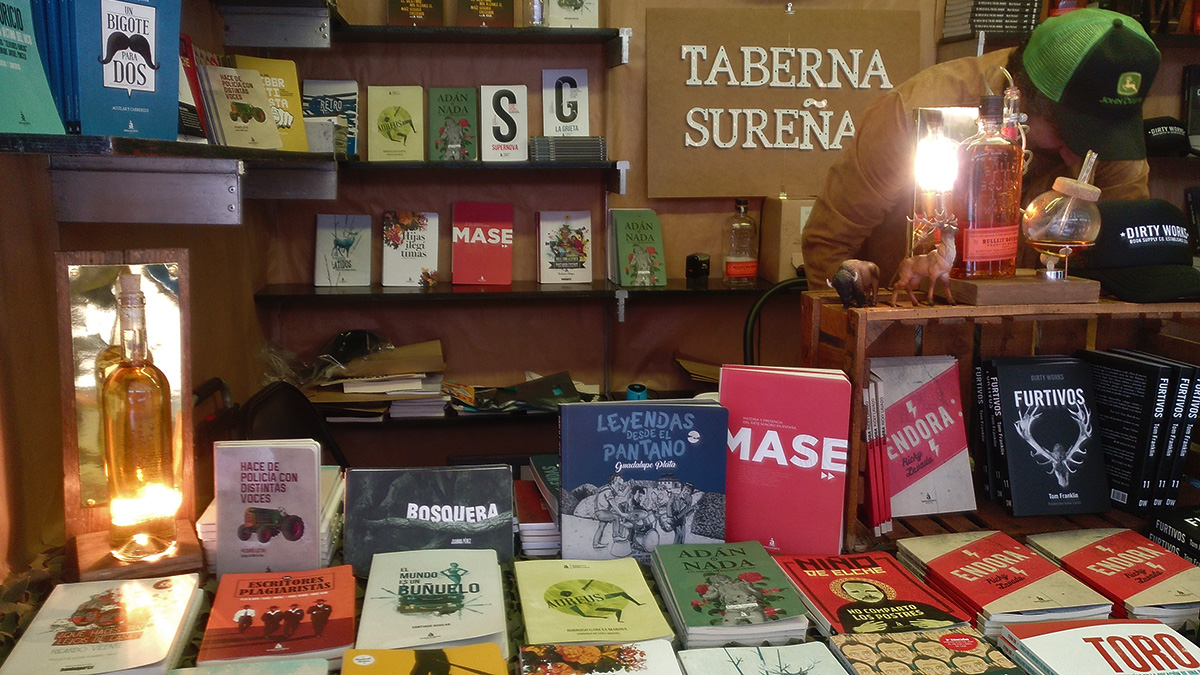 Stand de Bandaàparte y Dirty Works en la Feria del Libro de Córdoba