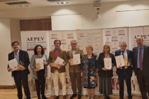 El vermut VRMT triunfa en los premios a los mejores vinos de España 2022